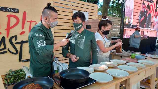 Carlos Maldonado, de Masterchef, y Sergio Roma, de O Souto, ganador de la Batalla das Cunchas 2021.