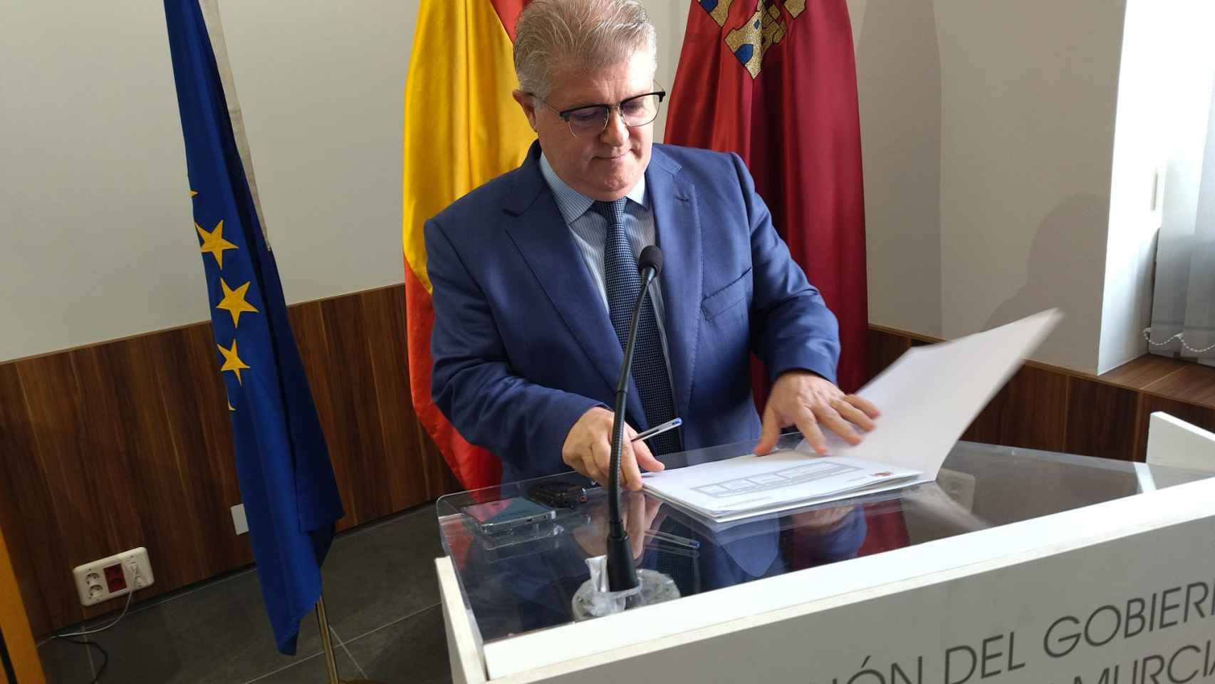 El delegado del Gobierno, José Vélez, este viernes, en la presentación de las inversiones para Murcia que contemplan los PGE de 2023.