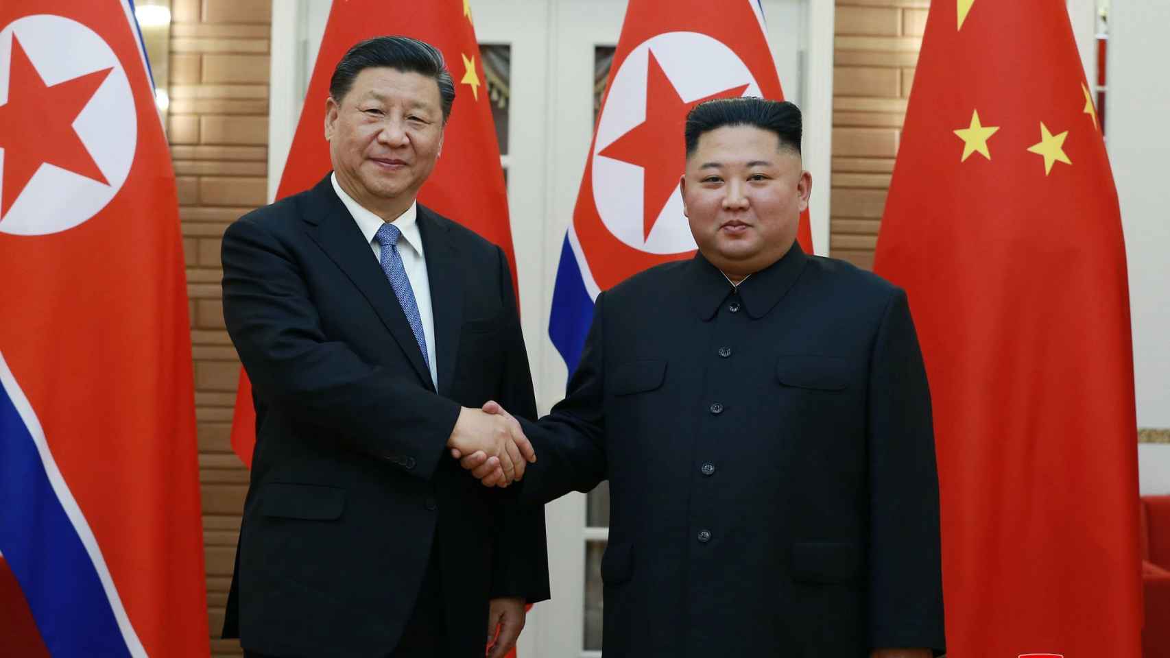 Xi Jinping, presidente chino, y Kim Jong-un, presidente norcoreano, en una reunión en 2019