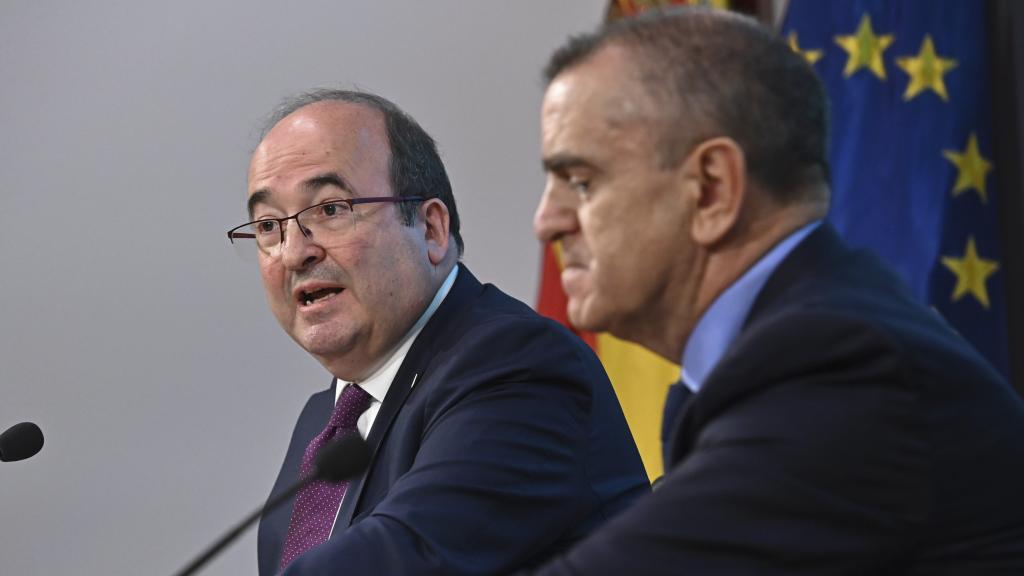 Miquel Iceta, ministro de Cultura y Deportes, junto a José Manuel Franco, presidente del Consejo Superior de Deportes. Foto: EFE / Fernando Villar