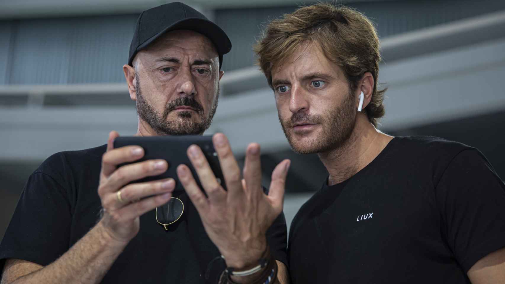 El director de diseño Antonio Garrido, a la izquierda, junto con el CEO, Carlos Espinosa de los Monteros.