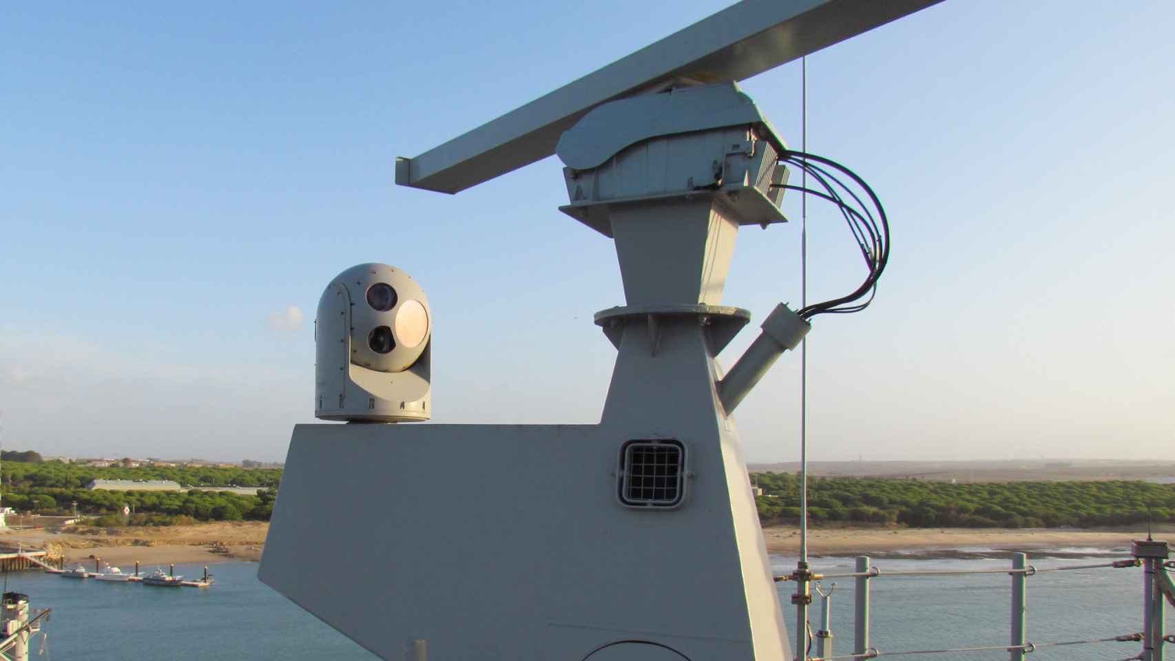 El sistema ARGOS integrado en el radar del portaaviones Juan Carlos I