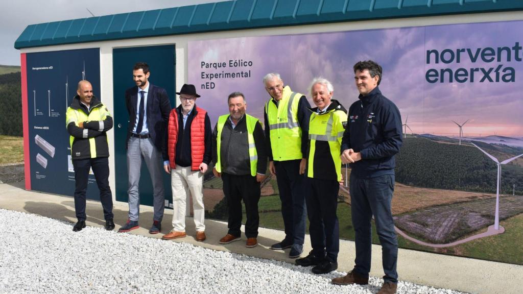 El vicepresidente primero y conselleiro de Economía visita el parque eólico de Norvento.