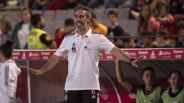 Jorge Vilda, dirigiendo a la Selección femenina