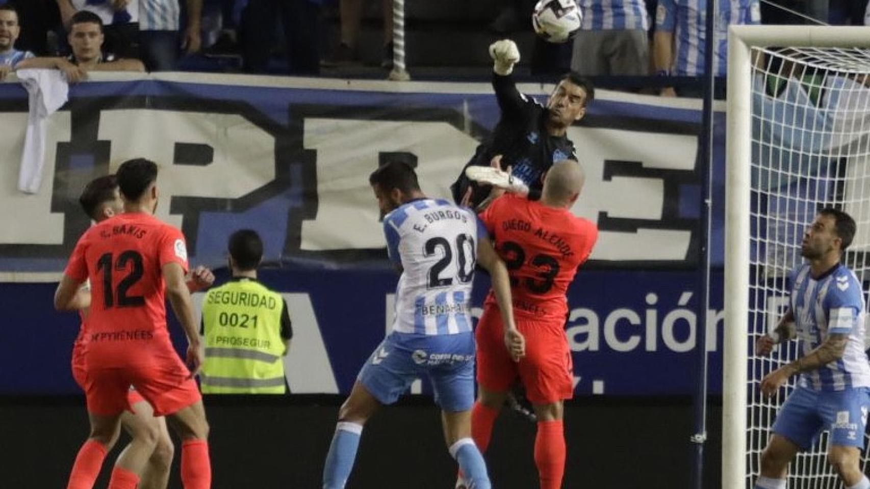 Manolo Reina durante el Málaga CF-Andorra