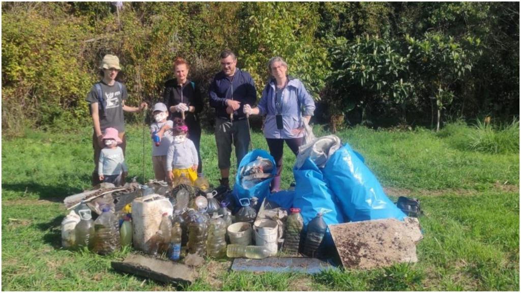 Semente Coruña ha retirado 825 kilos de basura del río Mesoiro