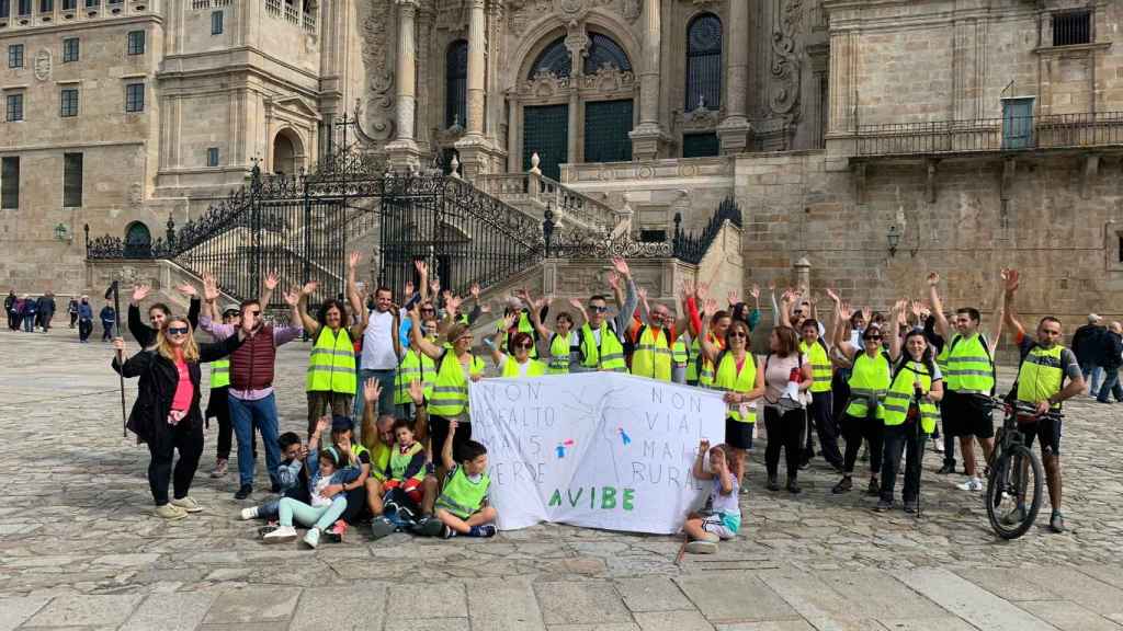 Afectados por el vial de Beade en Vigo terminan el Camino como protesta por el vial PO-010