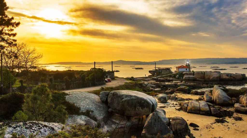 Atardecer en Faro de Punta Cabalo, Illa de Arousa.