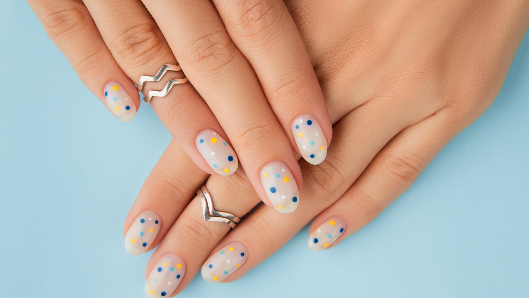 Manicura con puntos: la tendencia de belleza que no debes perder de vista
