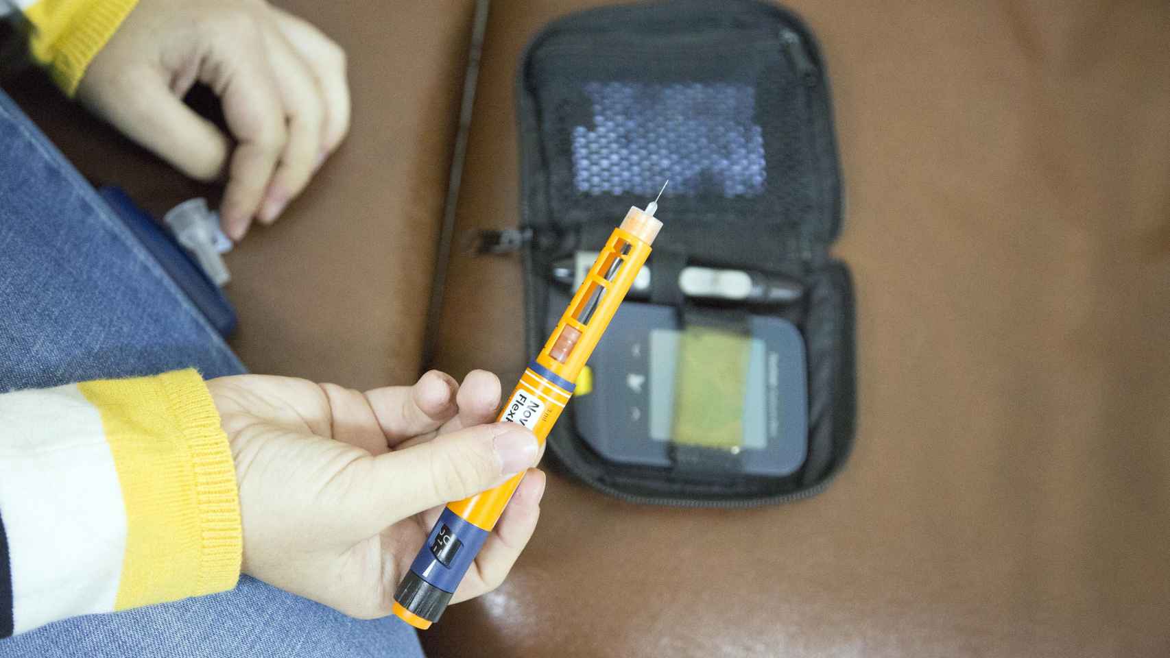 Las inyecciones de insulina y el glucómetro acompañan al diabético en su día a día