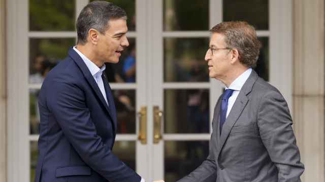 Pedro Sánchez y Alberto Núñez Feijóo en Moncloa este lunes antes de reunirse para llegar a un acuerdo para la renovación del CGPJ .