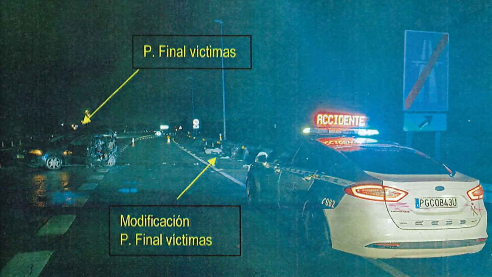 Imagen del informe que marca la ubicación de la patrulla de la Guardia Civil de Tráfico, respecto a la posición final del Seat Ibiza y de los cadáveres de tres de sus ocupantes.