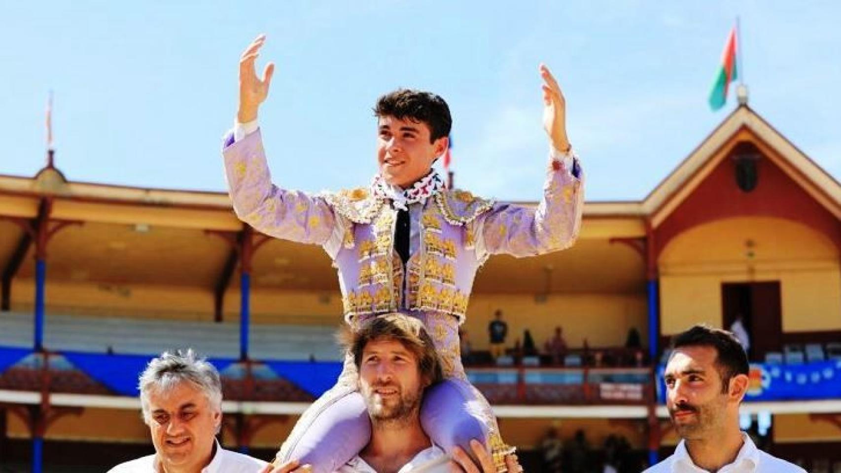 Jarocho sale a hombros del coso de Dax, uno de los bastiones del toreo en Francia