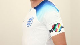 Brazalete arcoíris de la selección de Inglaterra