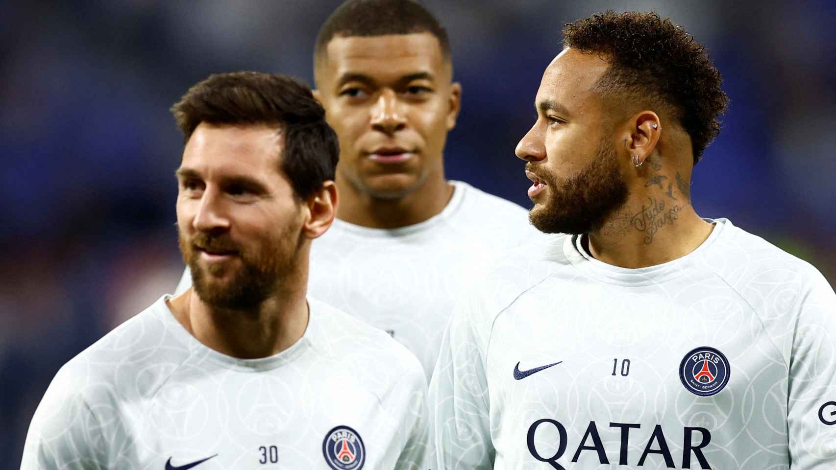 Mbappé, detrás de Messi y Neymar en un calentamiento del PSG