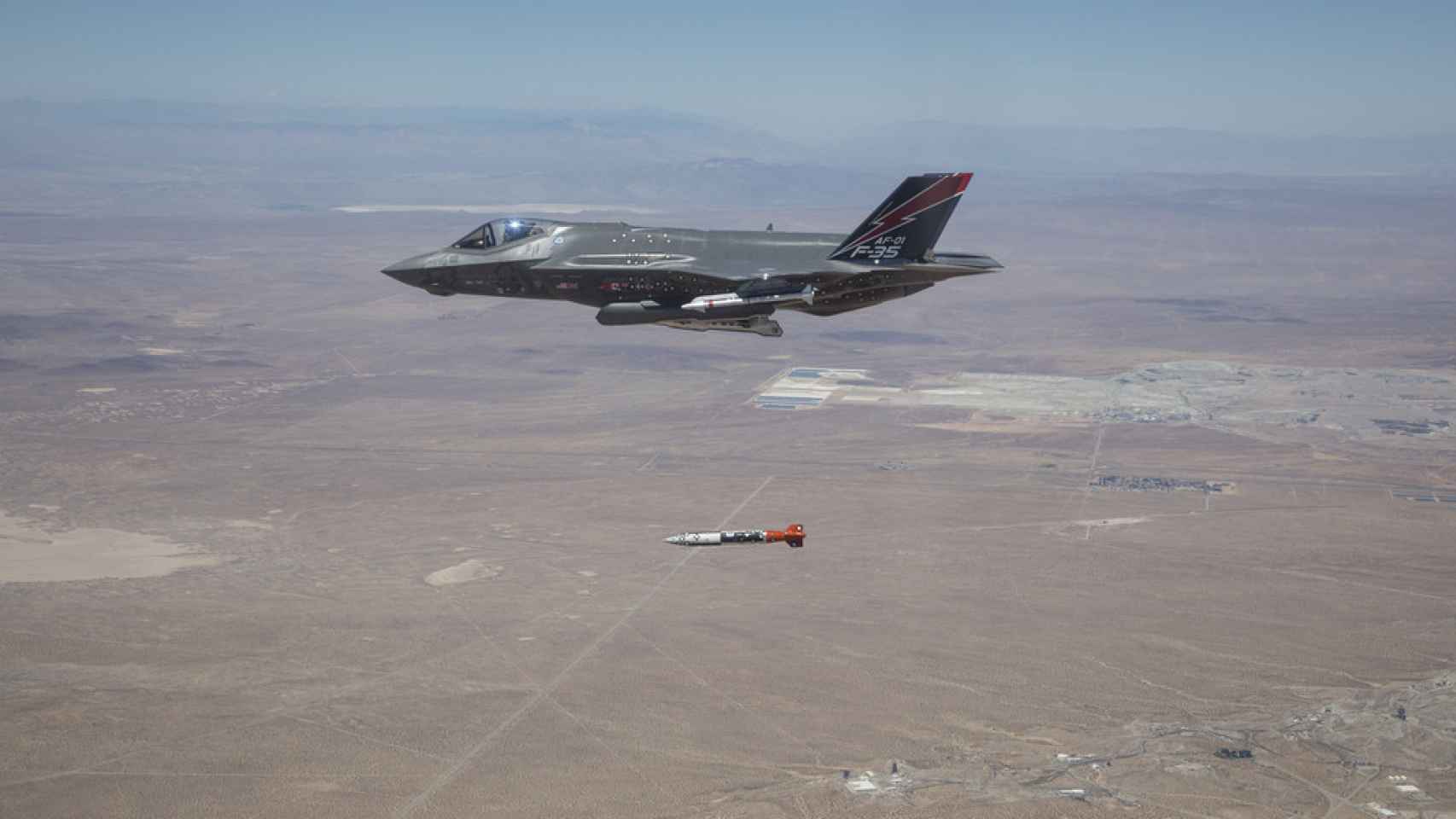 Un avión con capacidad blo F-35 capaz de transportar la bomba nuclear B61.