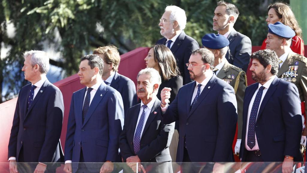 Los presidentes autonómicos, en la tribuna de autoridades.