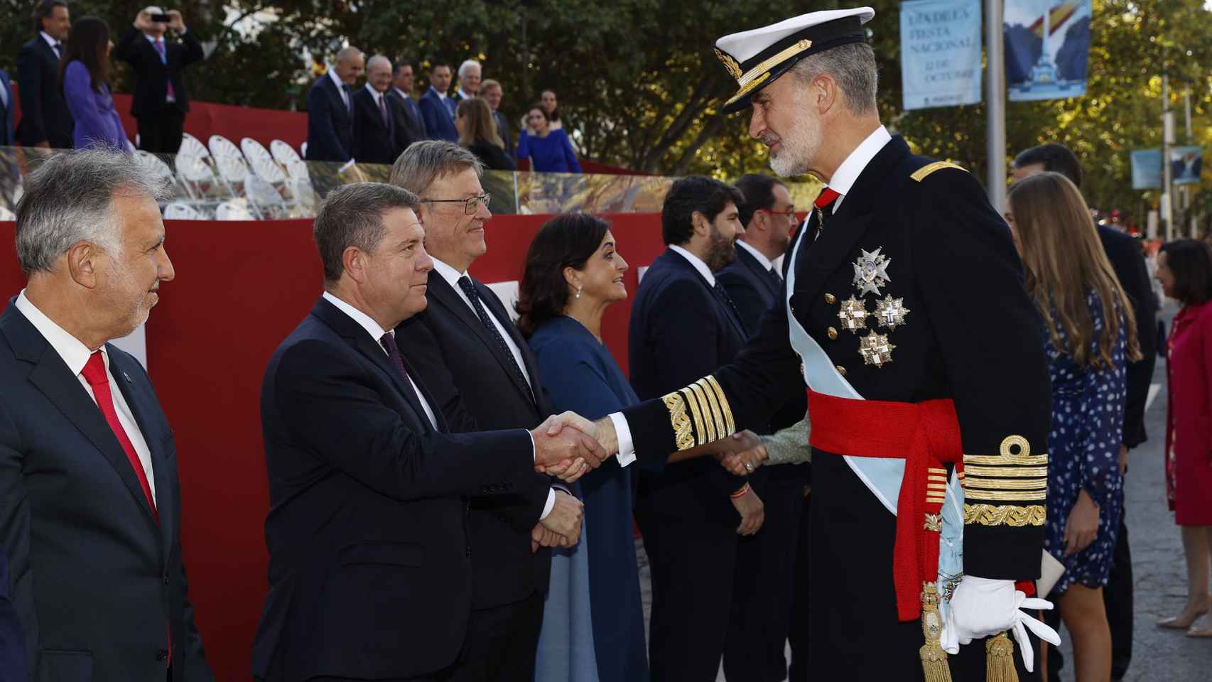 García-Page saludando al Rey Felipe este miércoles en Madrid.