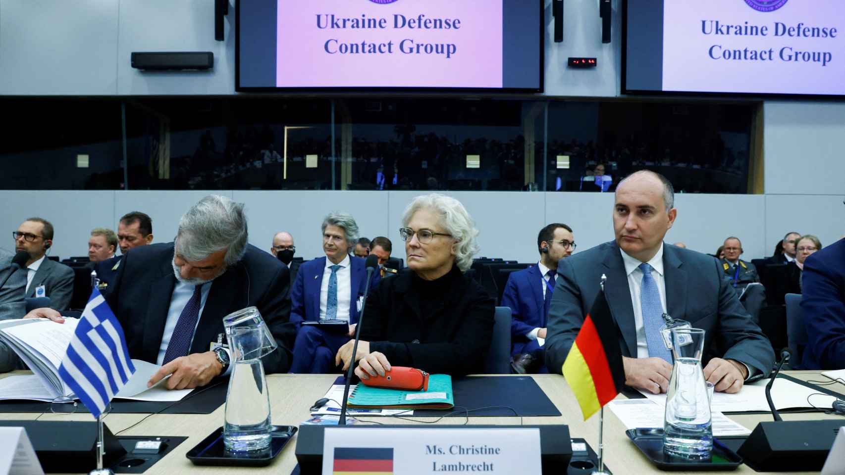 La ministra de Defensa de Alemania, Christine Lambrecht, durante la reunión de la OTAN de este miércoles