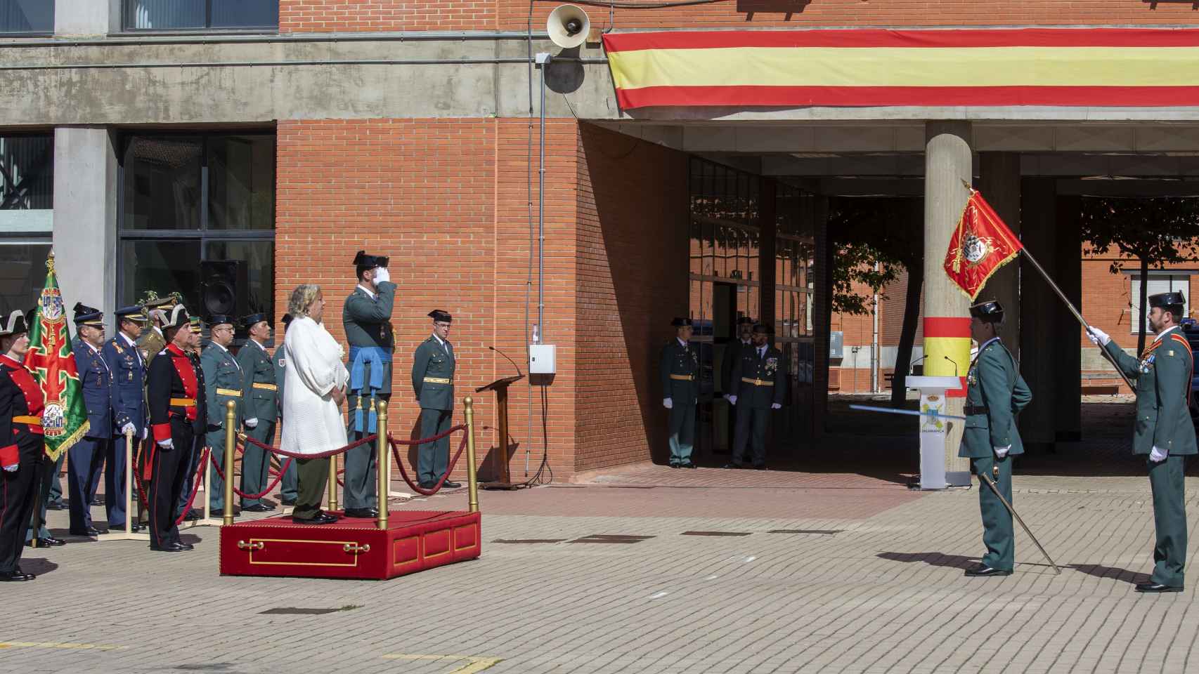 La Guardia Civil de Salamanca honra a su Patrona, la Virgen del Pilar