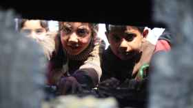 Niños desplazados en un campamento de Idlib (Siria).
