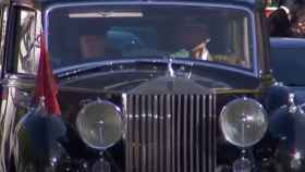 Los Reyes han viajado en un Rolls-Royce Phantom IV, un vehículo con cerca de 70 años de historia.