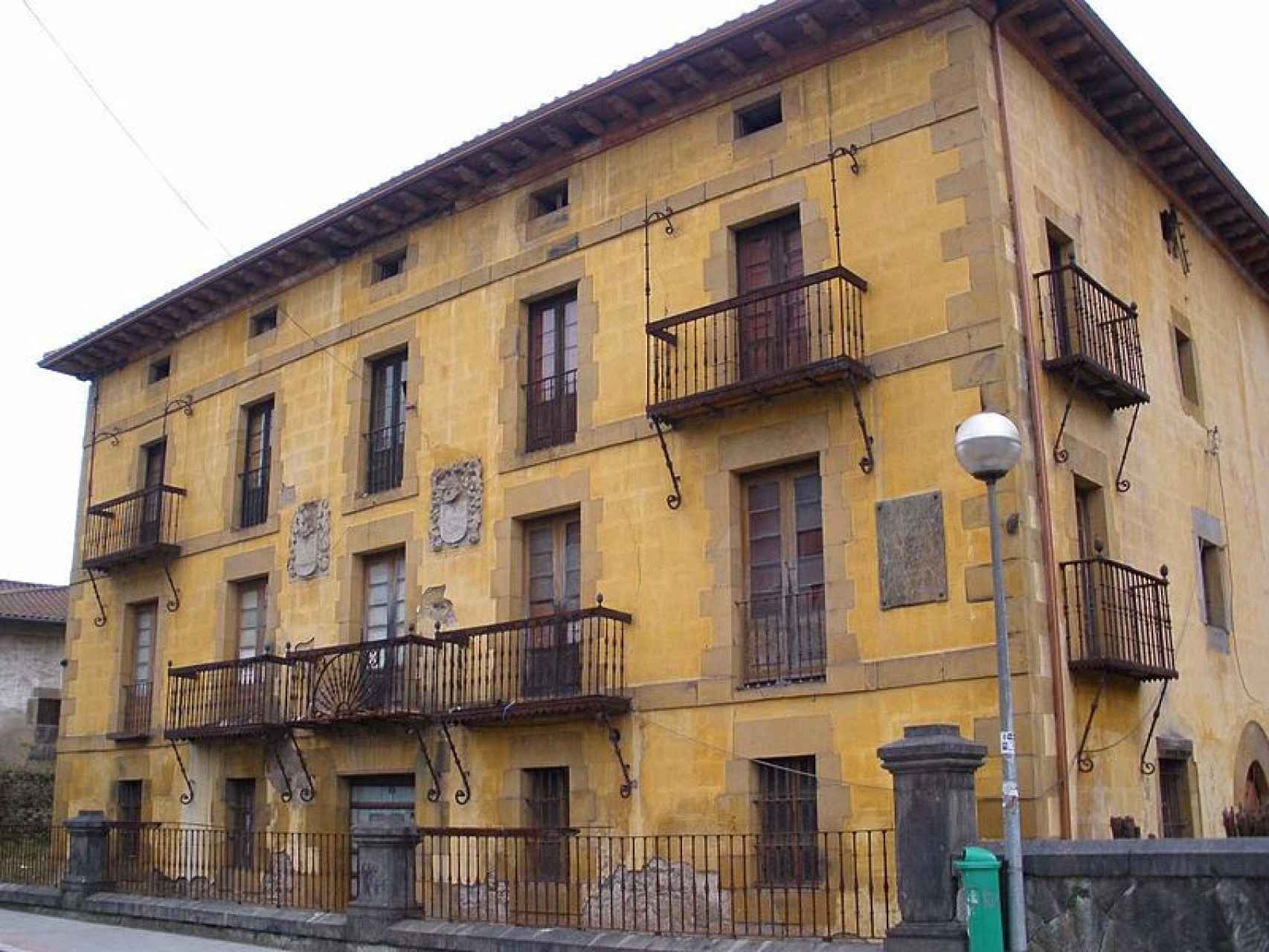 Casa-palacio de los De la Quadra Salcedo en Güeñes, Vizcaya.