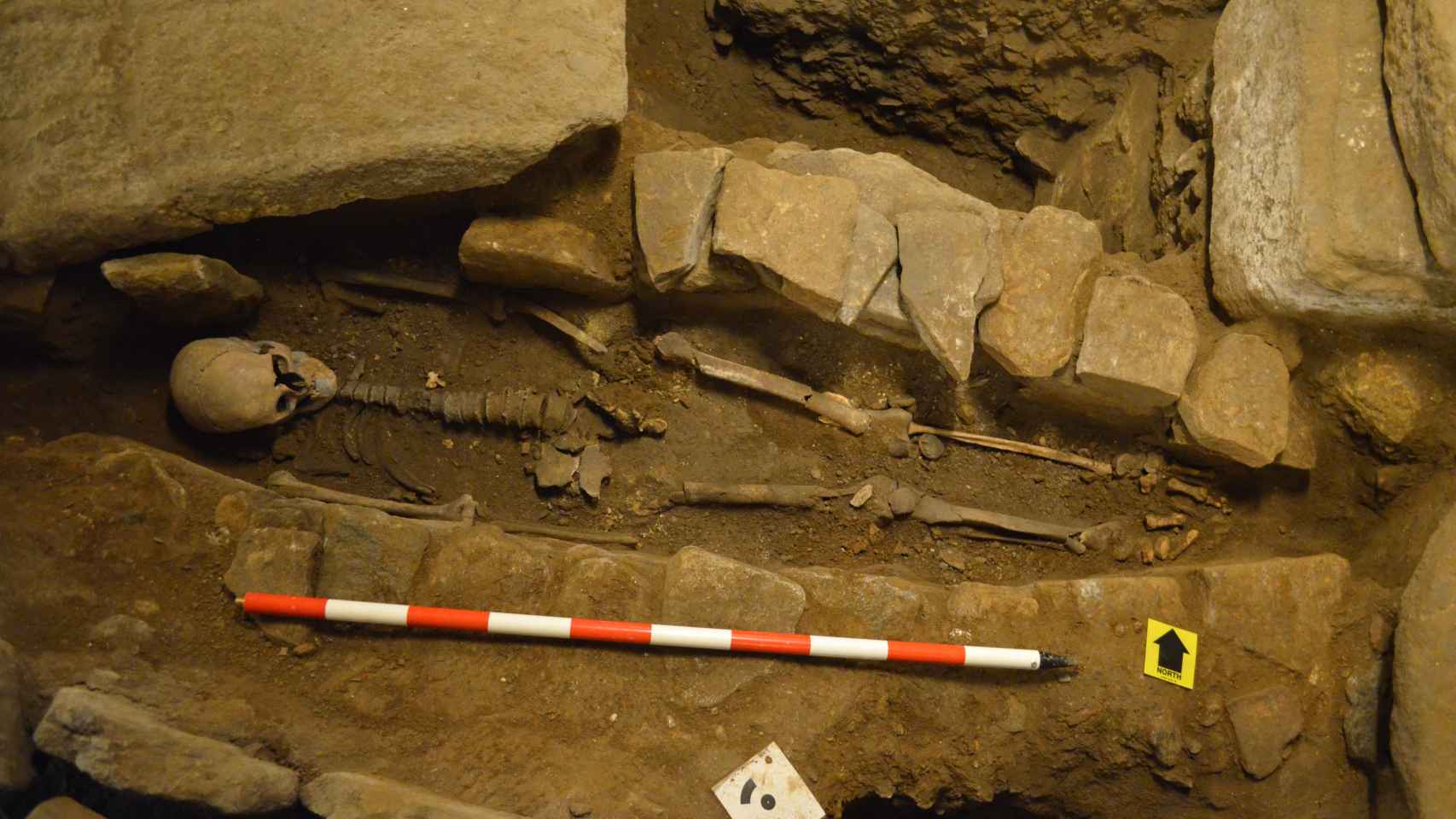 Una sepultura individual de la necrópolis.