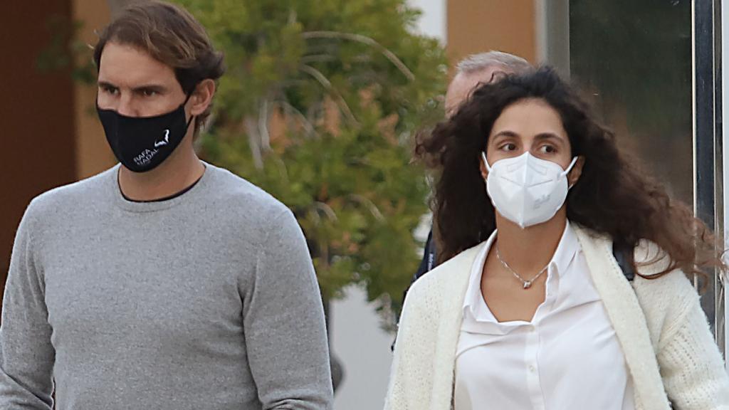 El tenista Rafa Nadal y su mujer, Xisca, en una imagen tomada en diciembre de 2020, en Palma de Mallorca.