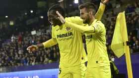Jugadores del  Villarreal celebran el triunfo.