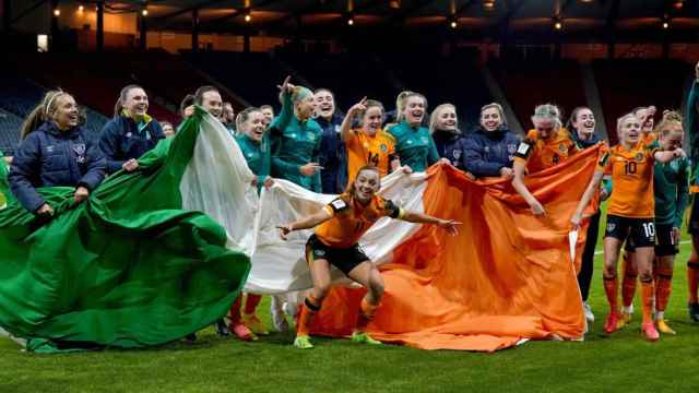 La selección de Irlanda femenina celebra el pase a su primer Mundial de Fútbol