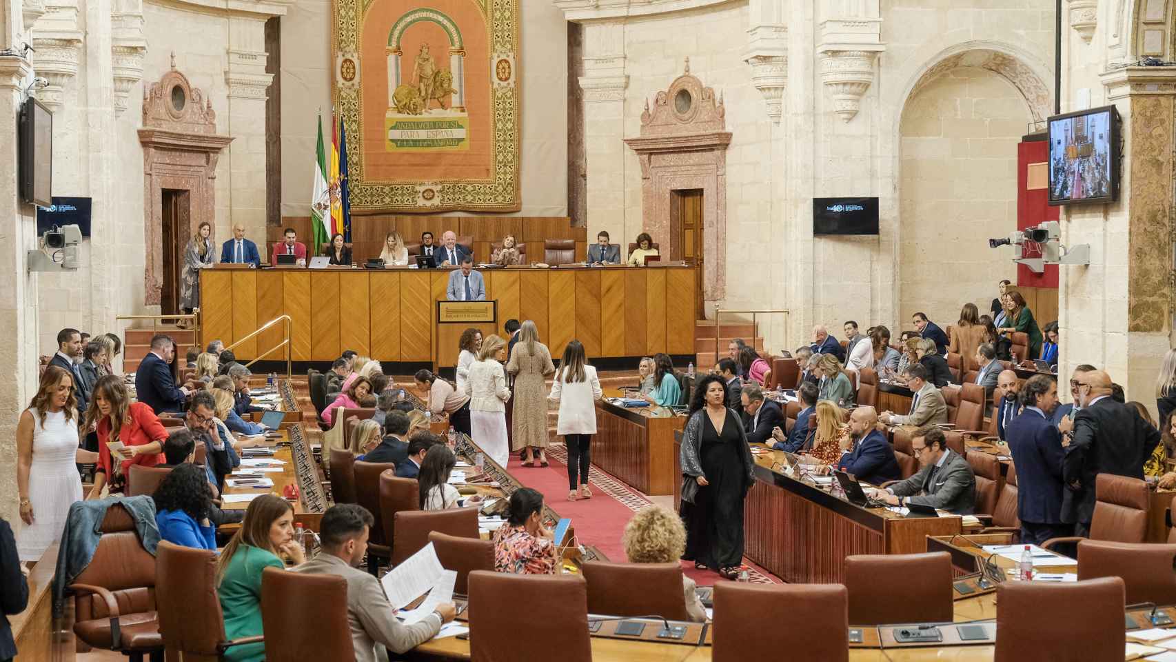 El pleno del Parlamento en el momento de la votación de la renovación de la RTVA.