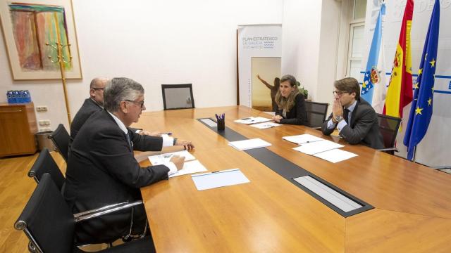 Miguel Corgos se reúne con representantes de la Confederación de Empresarios de Galicia (CEG) para avanzar los presupuestos de 2023.