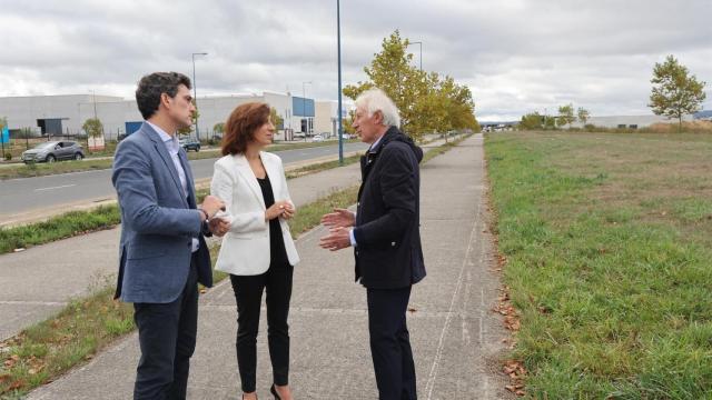 Ángeles Vázquez, junto al Presidente de Norvento Enerxía, Pablo Fernández Castro.