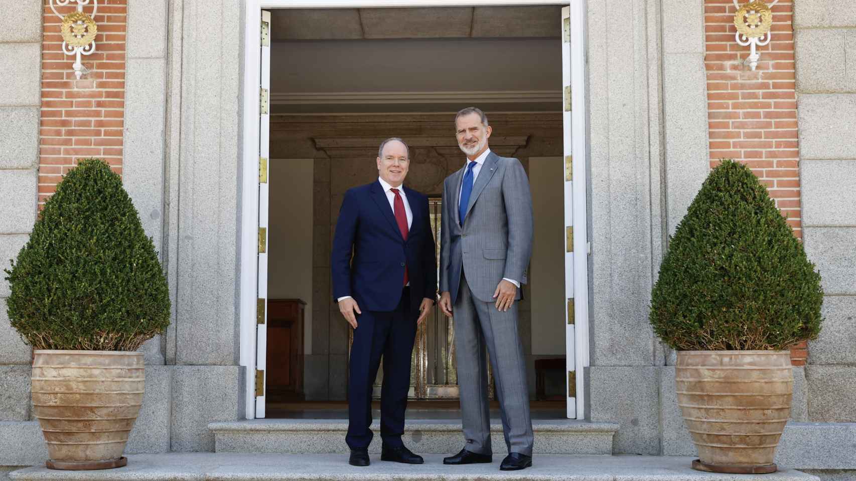 Alberto de Mónaco y Felipe VI se han reencontrado este sábado 15 de octubre en el palacio de la Zarzuela.