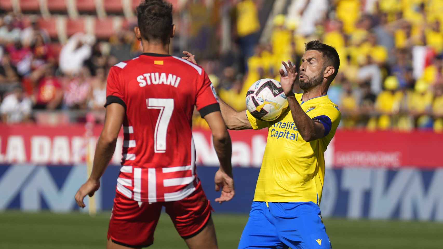 Stuani, durante el partido contra el Cádiz