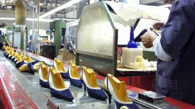 Imagen de archivo de una fábrica de calzado.