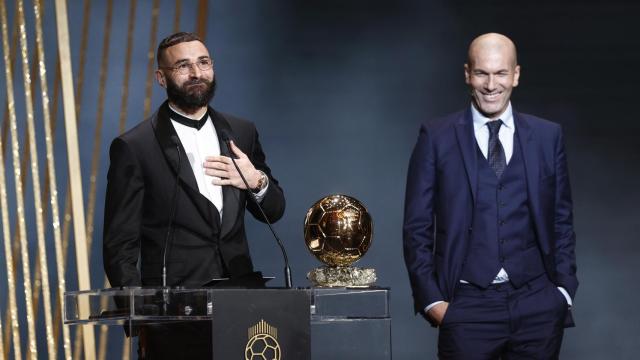 Karim Benzema y Zinedine Zidane en el Balón de Oro 2022