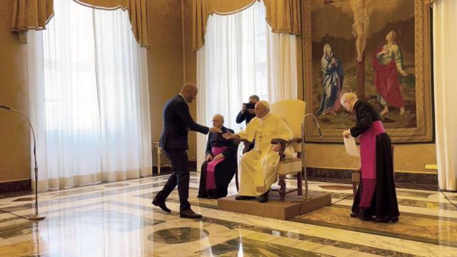 El papa Francisco recibe en audiencia privada al residente de la Confederación Española de Jóvenes Empresarios (Ceaje), Fermín Albadalejo.