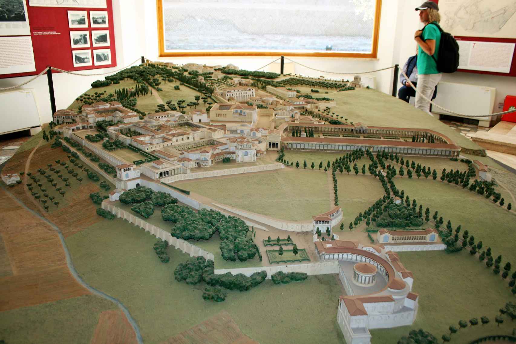 Maqueta del enorme conjunto palaciego de Villa Adriana, como era antes de su abandono.