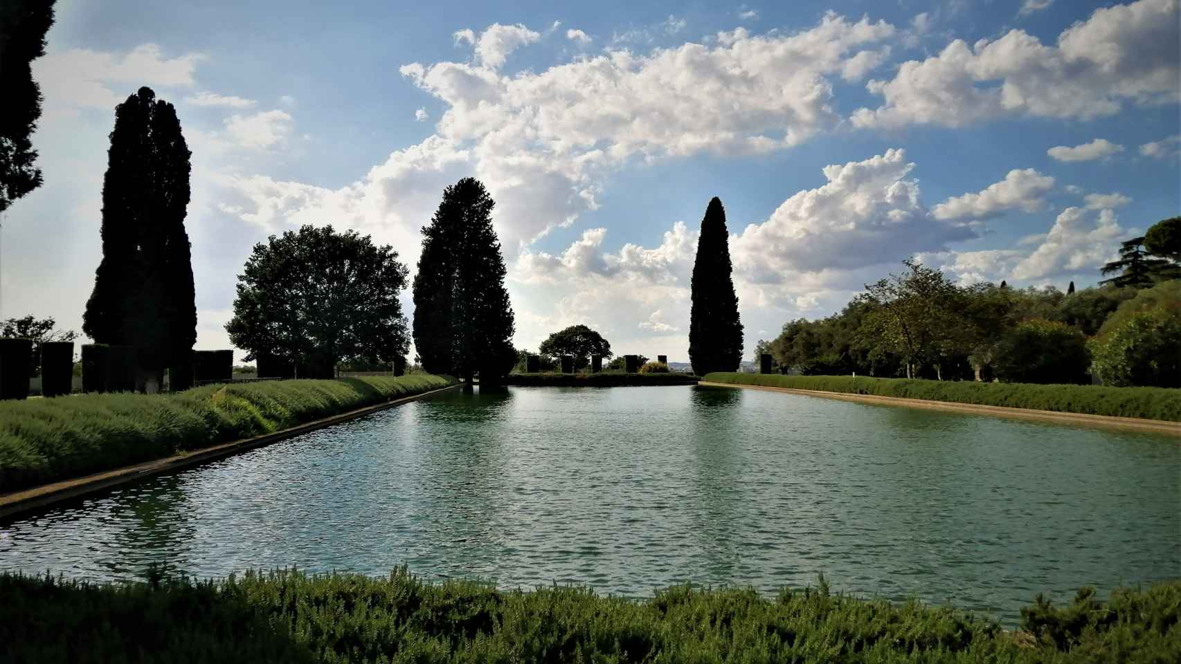 El gran estanque del Pecile, en Villa Adriana.