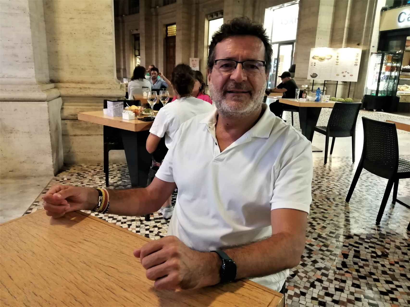 El profesor y arqueólogo Rafael Hidalgo, director del proyecto en Villa Adriana de la Universidad Pablo de Olavide de Sevilla, fotografiado en Roma.