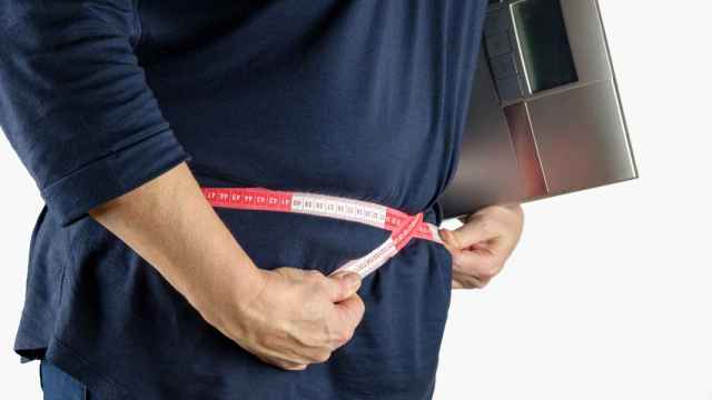 Una persona alta puede tener un IMC que indique normopeso pese a tener barriga.