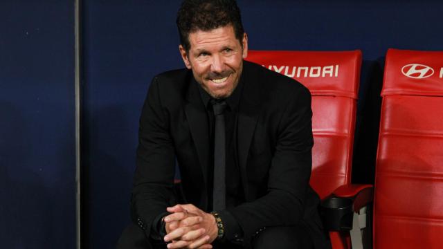 Diego Pablo 'Cholo' Simeone en el banquillo del Metropolitano