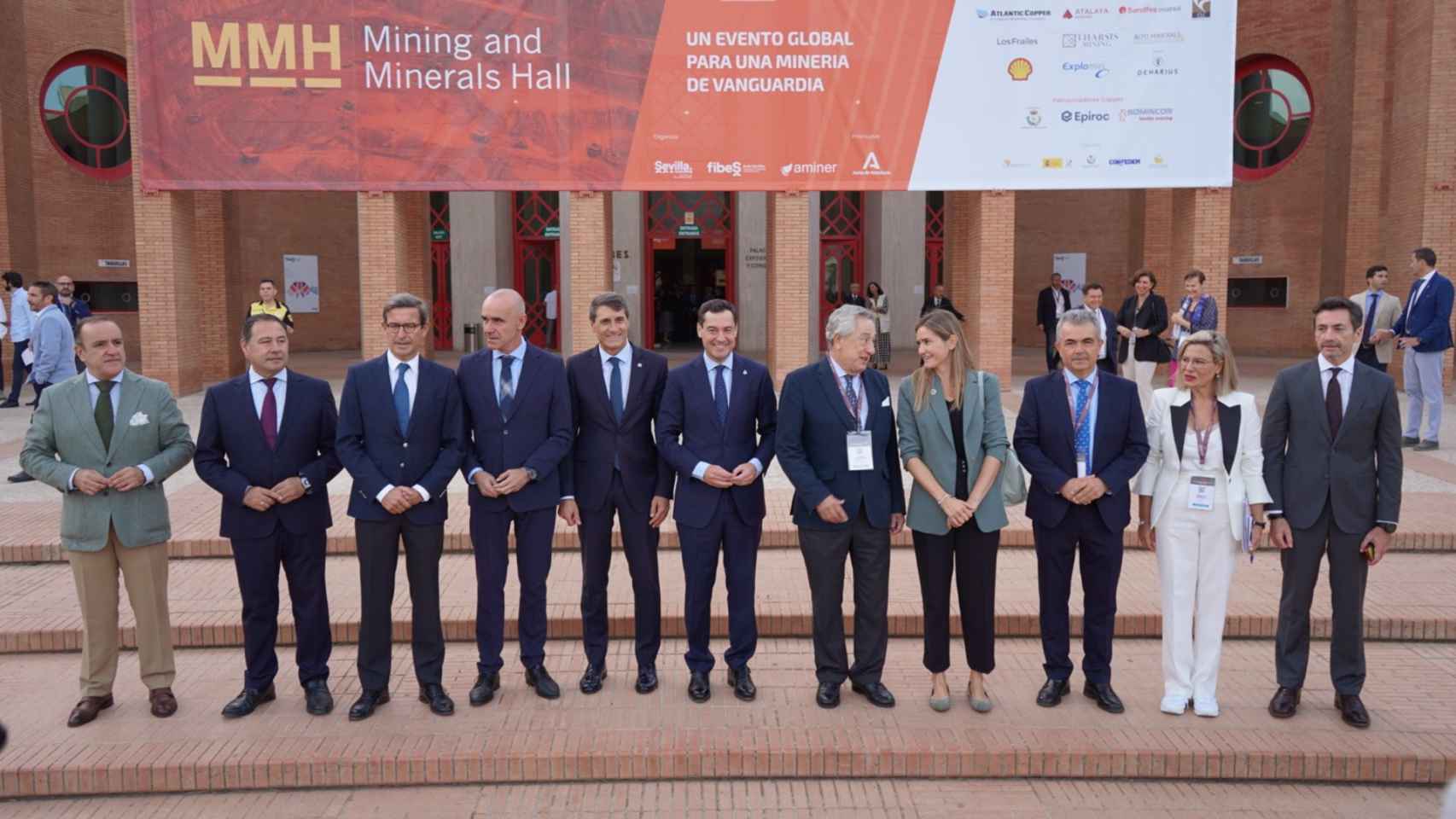 El presidente de la Junta de Andalucía, Juanma Moreno, en el Salón Internacional de la Minería.