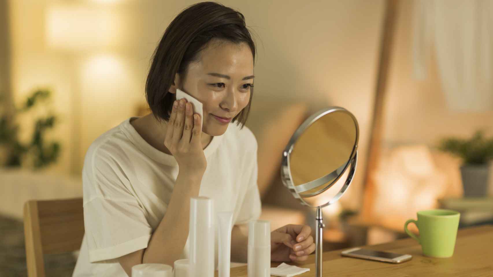 La doble limpieza japonesa ralentiza el envejecimiento de la piel.