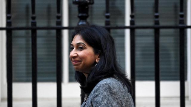 Suella Braverman en la puerta de Downing Street.