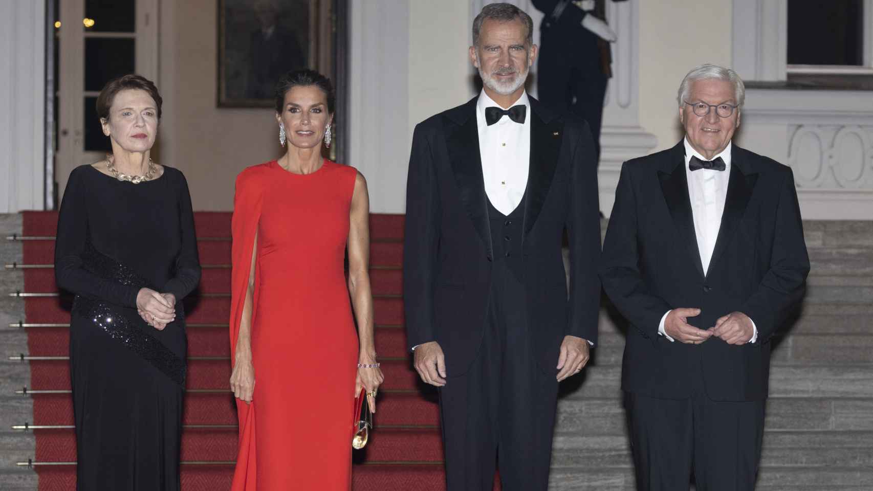 Los Reyes junto al presidente de Alemania y la primera dama en la cena de gala del 17 de octubre.