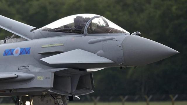 Un  Eurofighters Typhoon de las Fuerzas Aéreas británicas.