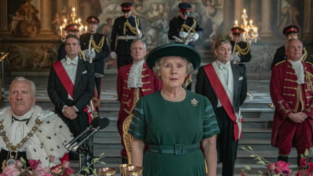 Imelda Staunton interpreta a Isabel II en la temporada 5 de 'The Crown'.